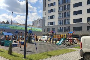 квартира за адресою Озерна вул., 16 б