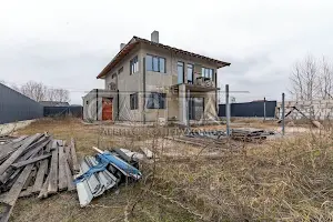 будинок за адресою Набережний