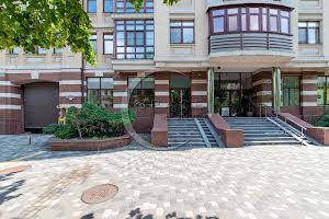 комерційна за адресою Золотоворітська вул., 13