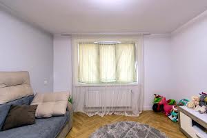 квартира за адресою Крихівецька вул., 99