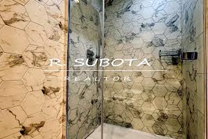 квартира за адресою Соборна пл. (Жовтнева), 6