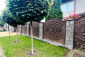 будинок за адресою Харківська вул., 4