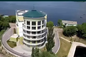 комерційна за адресою Набережно-Печерська дорога , 2