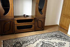 квартира за адресою Миколи Міхновського вул., 18