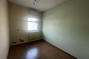 комерційна за адресою Володимира Мономаха вул. (Московська), 9