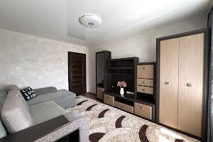 квартира за адресою Бажана вулиця, 16