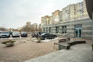 комерційна за адресою Миколи Ушакова вул., 1-Д