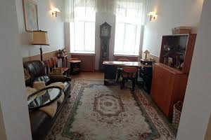 комерційна за адресою Пастера вул., 8