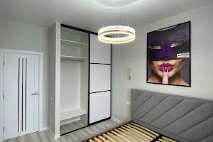 квартира за адресою Краснова вул., 6