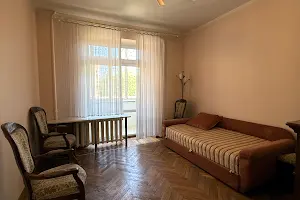 квартира за адресою Льва Толстого, 12