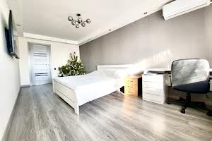квартира за адресою Бочарова вул., 8