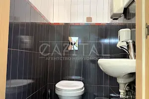 комерційна за адресою Машинобудівників вул., 17