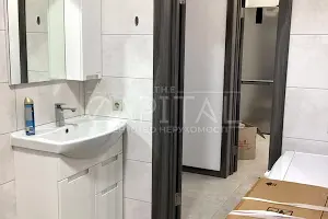дом по адресу Українська