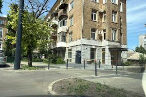 комерційна за адресою Соборна пл. (Жовтнева), 7