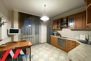 квартира за адресою Амосова Миколи вул., 4б