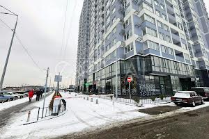 комерційна за адресою Ревуцького вул., 40-В