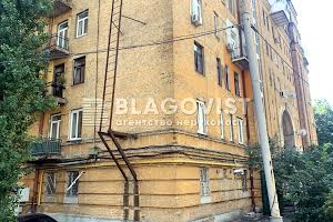 комерційна за адресою Пирогова вул., 2