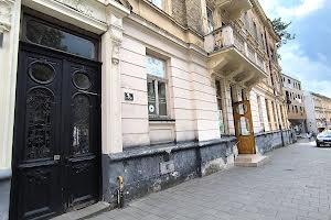 коммерческая по адресу Пекарская ул., 32