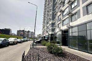 коммерческая по адресу Ревуцкого ул., 40