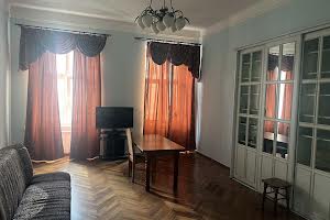 квартира за адресою Театральна вул., 5