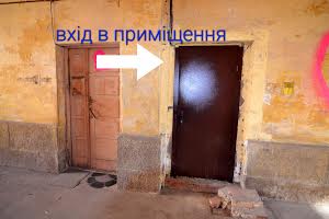 комерційна за адресою Рейтарська вул., 11