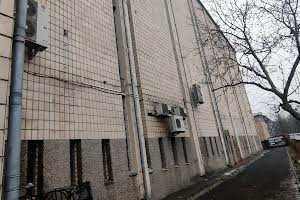 коммерческая по адресу Салютная ул., 5