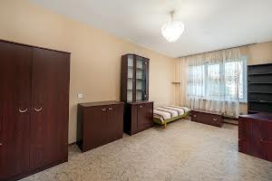 квартира за адресою П'ятницька вул., 63