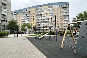 комерційна за адресою Біляєва, 8