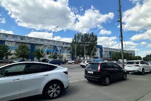 комерційна за адресою Новокостянтинівська вул., 2