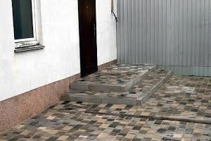 будинок за адресою Лабораторна вул., 1