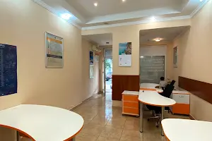 комерційна за адресою Базарна вул., 84