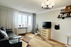 квартира за адресою Державності вул., 111