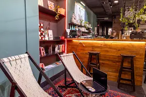 комерційна за адресою Межигірська вул., 56