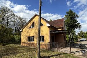 комерційна за адресою Лісова, 1