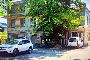 комерційна за адресою Василя Стуса вул., 4б