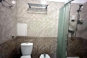 коммерческая по адресу вишні, 2