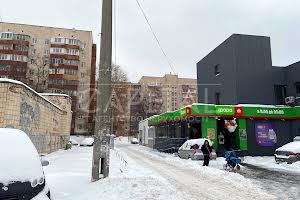 комерційна за адресою Лук'янівська вул., 1