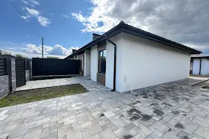 будинок за адресою Остромирська вул., 1