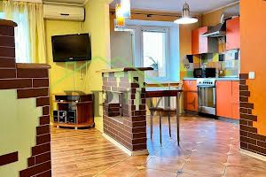 квартира по адресу Полтава, Станиславского ул. (Станіславського), 10
