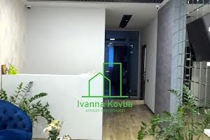 комерційна за адресою Угорська вул., 12