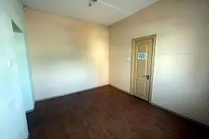 комерційна за адресою Володимира Мономаха вул. (Московська), 9