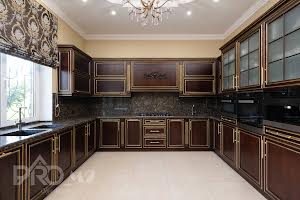 будинок за адресою Крутогірна вул., 8