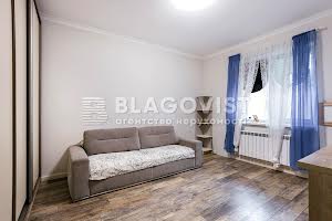 будинок за адресою Трояндова вул.