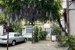 квартира за адресою Середня вул., 30