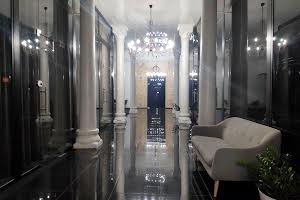комерційна за адресою Володимирська вул., 10