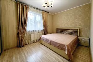 будинок за адресою надійна, 46