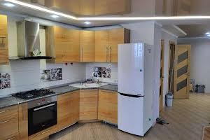 квартира за адресою Тролейбусна вул., 9-В