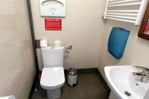 комерційна за адресою Пастера вул., 8