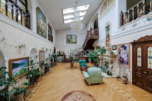 комерційна за адресою Набережно-Хрещатицька вул., 19/21