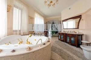 будинок за адресою заплавна, 1